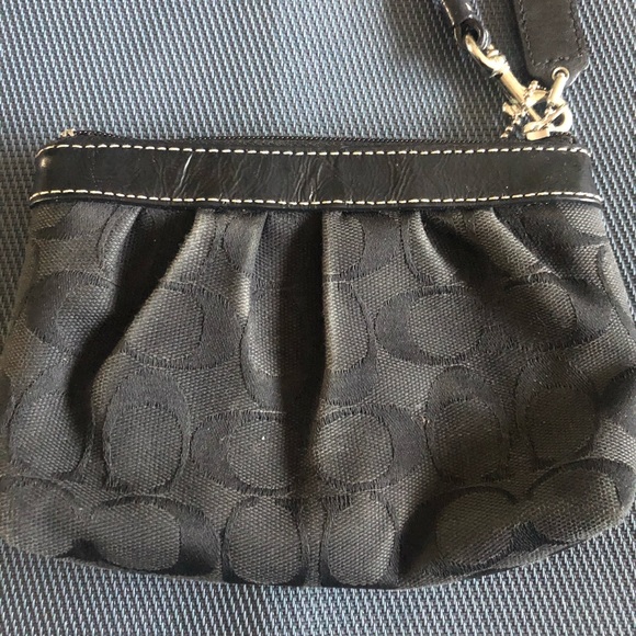 Authentic COACH wristlet - Picture 3 of 4